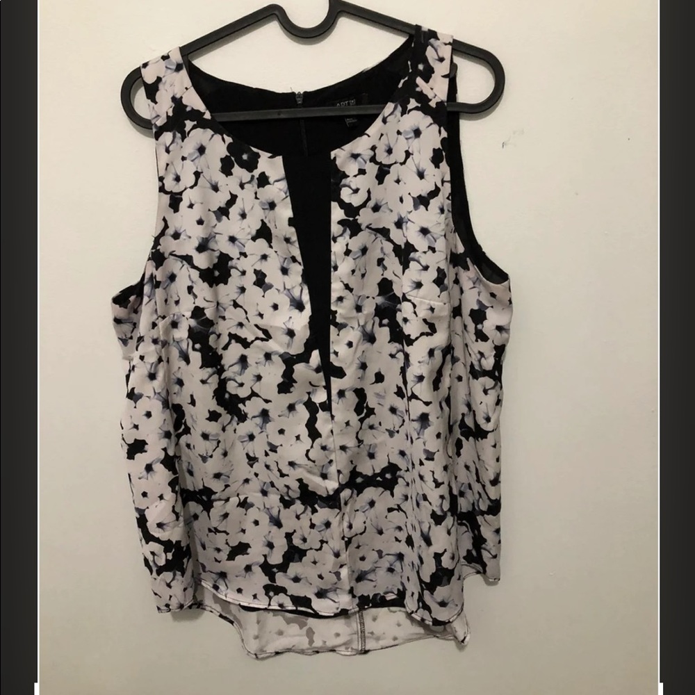 apt 9 shirt size Large